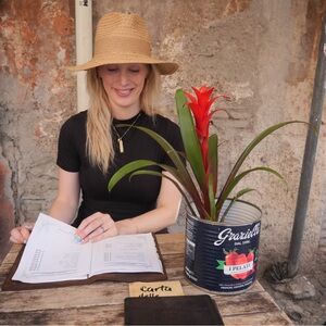 Meet your Posher, Caitlin